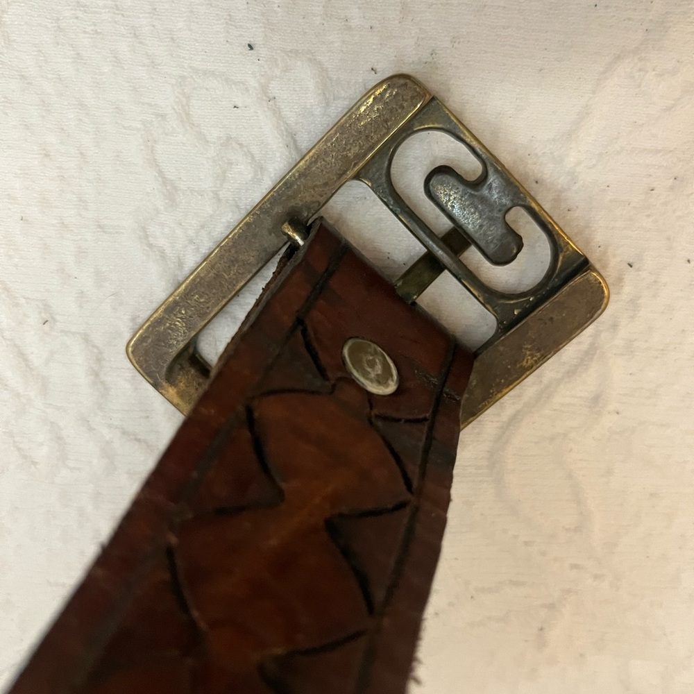 Vintage brown leather belt engraved C accent buckle - Picture 6 of 9